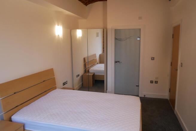 2 bed Apartment to rent Image 7