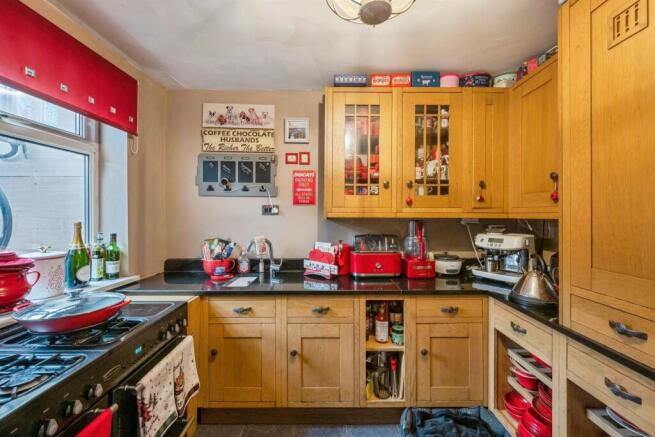 4 bed Semi-Detached for sale Image 6