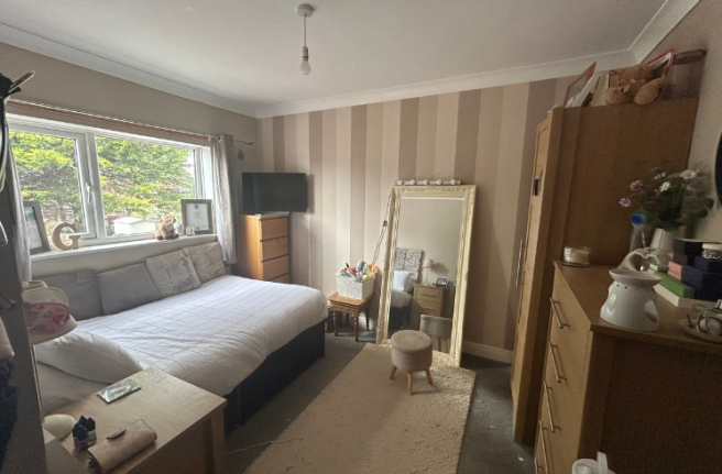 3 bed Semi-Detached for sale Image 8