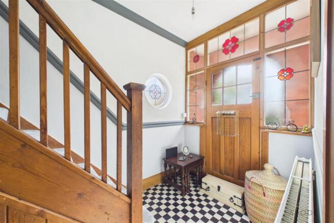Lyndham Avenue, Stapenhill photo 4
