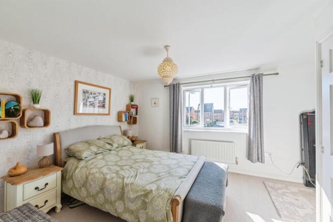 4 bed Detached for sale Image 10