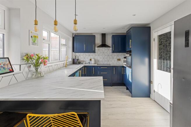 34_Barons_Crescent_22.jpg