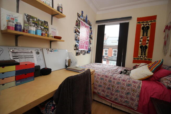 7 bed House Share to rent Image 8