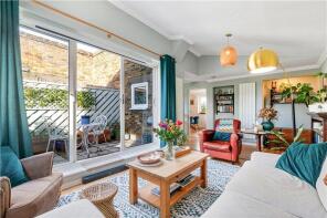 11, Haltone House, Union Road, London SW4 6JW