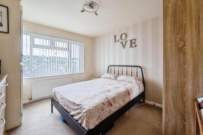 3 bed Semi-Detached for sale Image 12