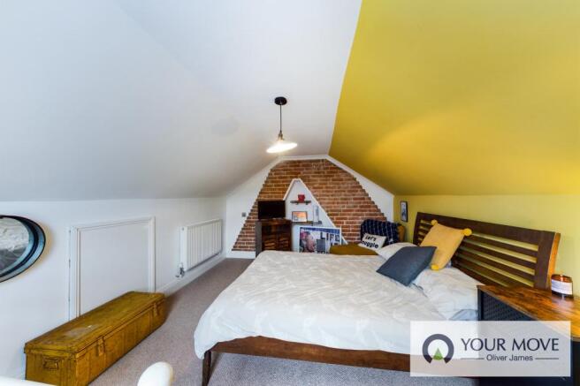 Second Floor / Bedro