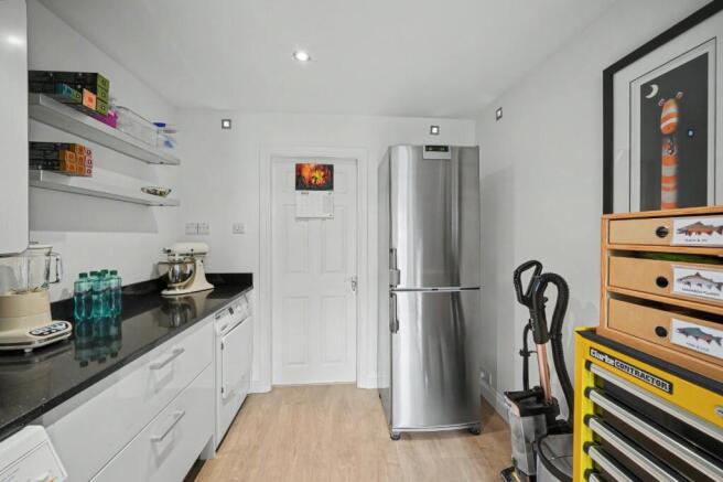 5 bed Detached for sale Image 5