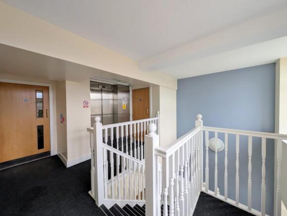 2 bed Flat for sale Image 11