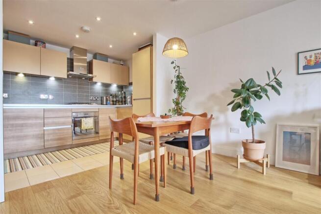 Dining area 1.jpg