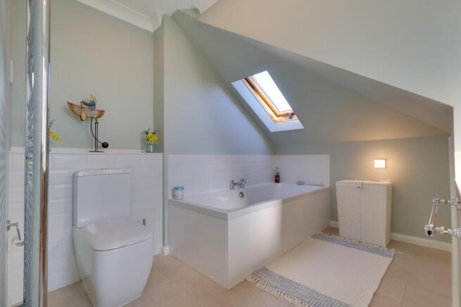 EN SUITE