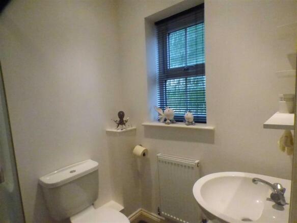 ENSUITE SHOWER ROOM