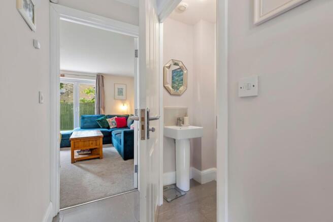 4 bed Semi-Detached for sale Image 6