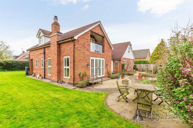 40 College Street, East Bridgford, NG13 8LF-8water