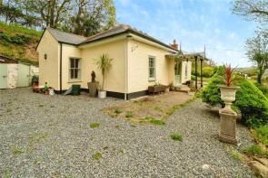 Upton Grove, West End, Truro TR4 8LR