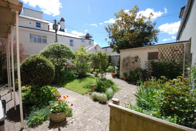 Photo 10