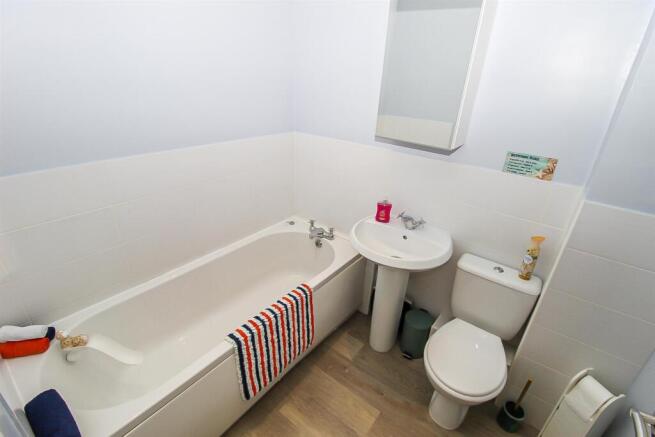 2 bed Apartment for sale Image 8