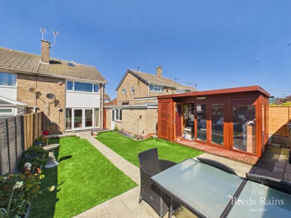 3 bed Semi-Detached for sale Image 6