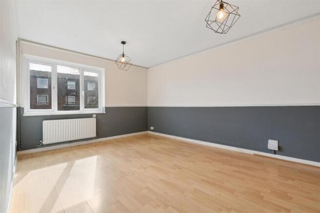 101 Singleton Close, London, SW17 9JZ reception 1.