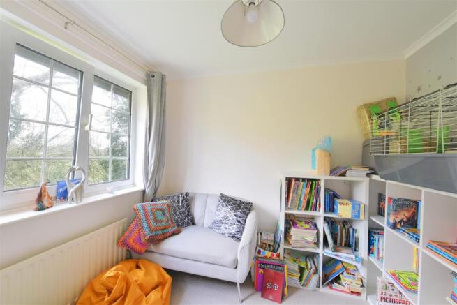 4 bed Detached for sale Image 11