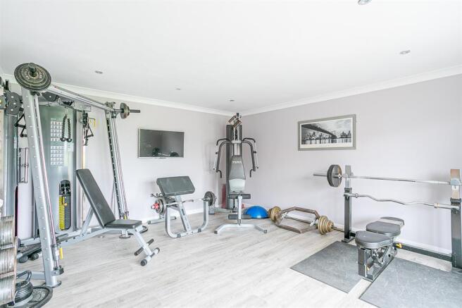 DINING ROOM/GYM