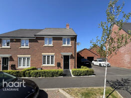 11, Aylesbury Drive, Dunstable LU5 6FX