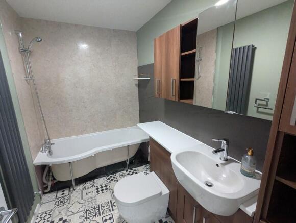 2 bed Apartment to rent Image 7