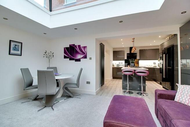 Open Plan Kitchen-Re