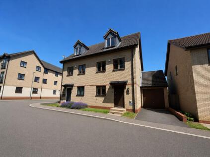 Corris Court, Broughton, MK10