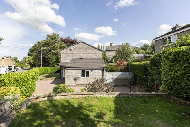 4 bed Detached for sale Image 5