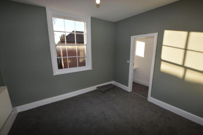 2 bed Flat to rent Image 5