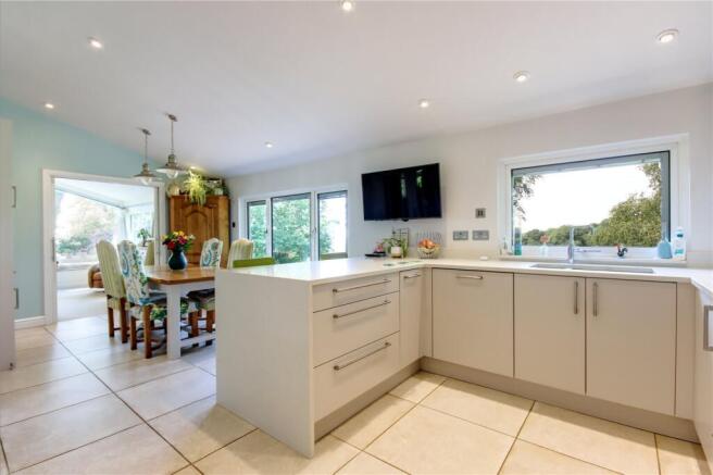 Kitchen/Dining