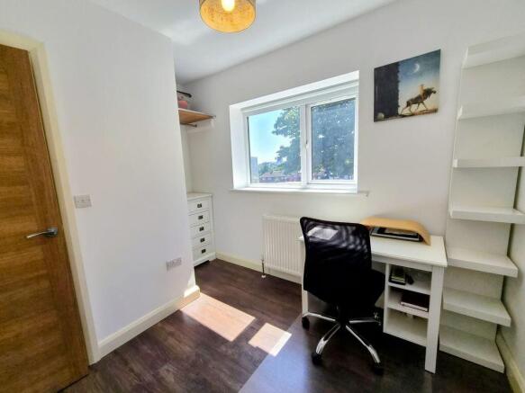 2 bed Terraced to rent Image 12