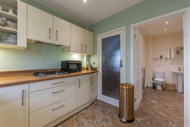 22 Keats Close-14.jpg