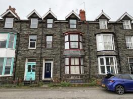 7 Glynhefin, Marine Road, Barmouth LL42 1NL