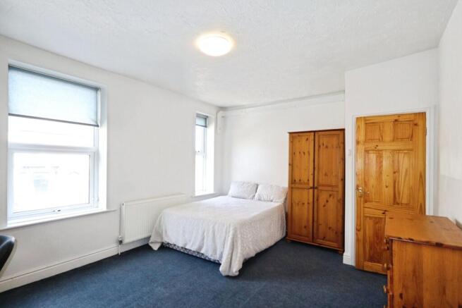 4 bed Terraced for sale Image 7