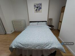 1, Malam Gardens, London E14 0TR