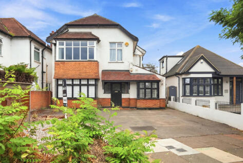 Clatterfield Gardens, Westcliff-on-sea, SS0 0