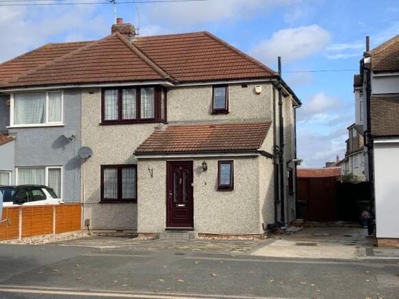 3-bed semi-detached on Coronation Drive, Elm Park, Hornchurch, Essex, RM12 5BL, £525,000