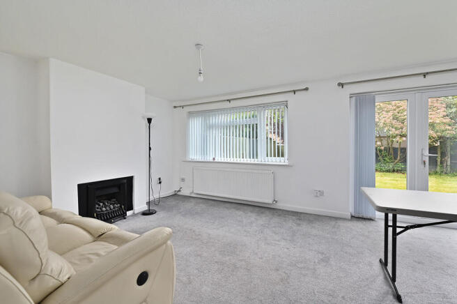 6 Romsey Close (8...