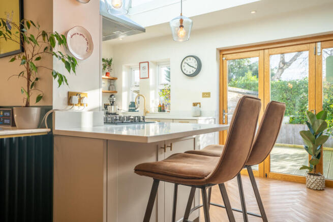 4 bed Semi-Detached for sale Image 10