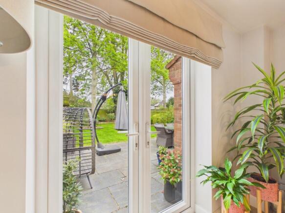 6 bed Detached for sale Image 8