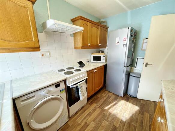 3 bed Flat for sale Image 7