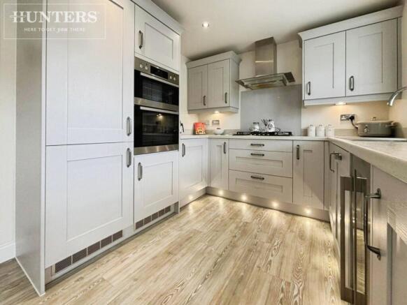 4 bed Detached for sale Image 6