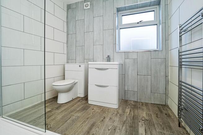 6 bed Detached for sale Image 7