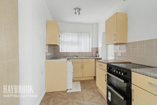 3 bed Semi-Detached to rent Image 2
