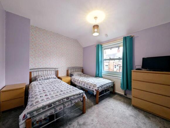 2 bed Flat for sale Image 8
