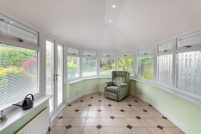 4 bed Detached for sale Image 8