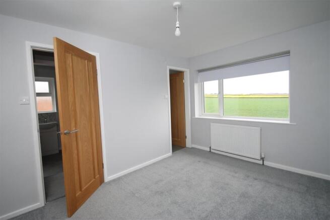 bedroom 1.JPG