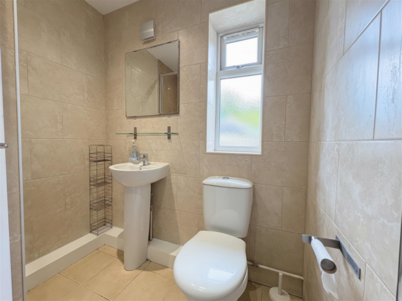 5 bed Semi-Detached for sale Image 4