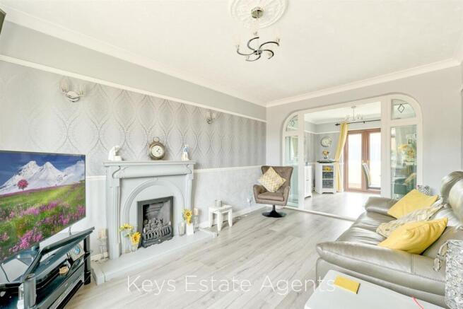 Open Plan Lounge & Dining Area
